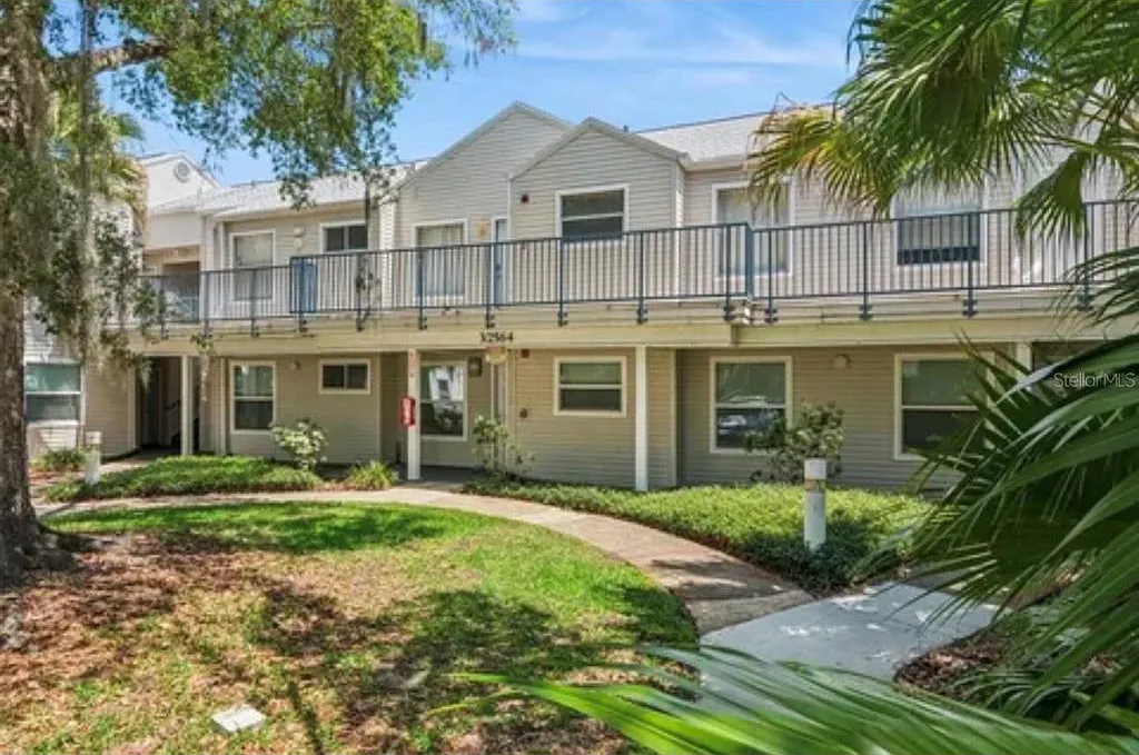 2 bed, 2.0 bath, 1008 sqft, $1,695 — Photo 1
