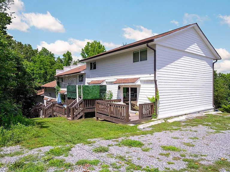 400 Gallery Ln #D5 — Photo 32