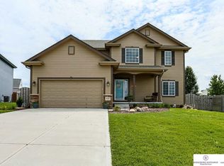 11167 Prospect St, Papillion, NE 68046