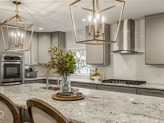 5th image of 4555 Buckingham Ct