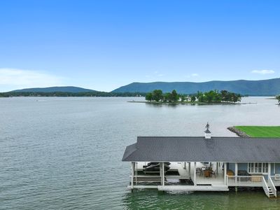 392 Carrs Point Ln, Moneta, VA, 24121