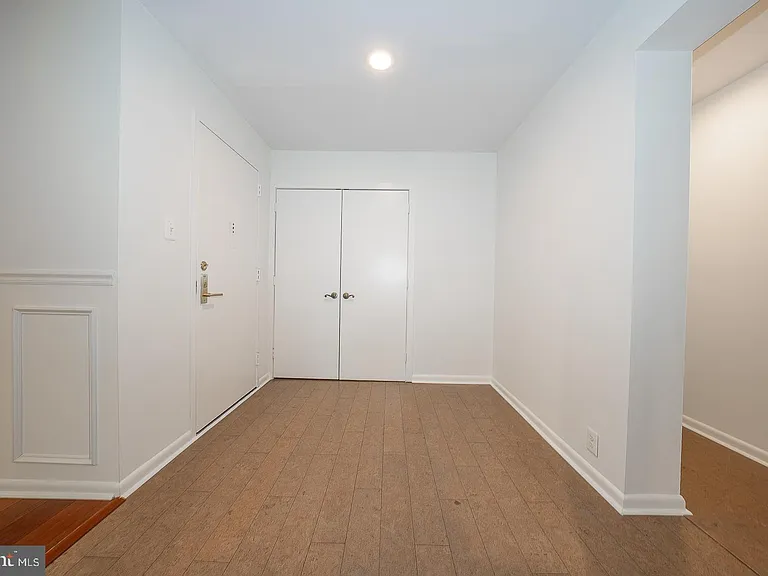 1640 Oakwood Dr #W-216 — Photo 4