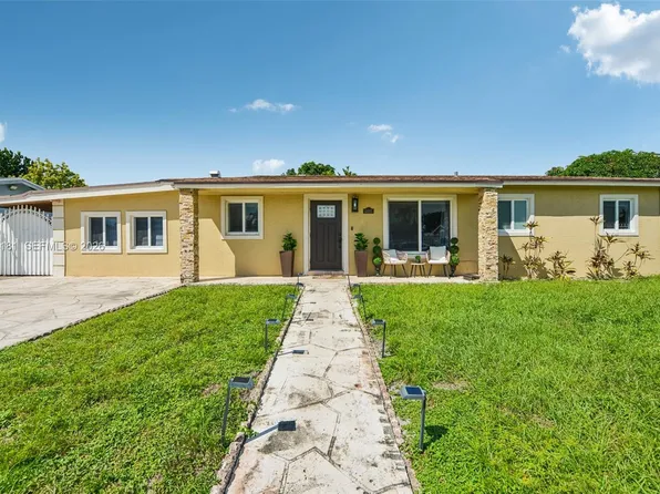 4495 NW 202nd St, Miami Gardens, FL 33055