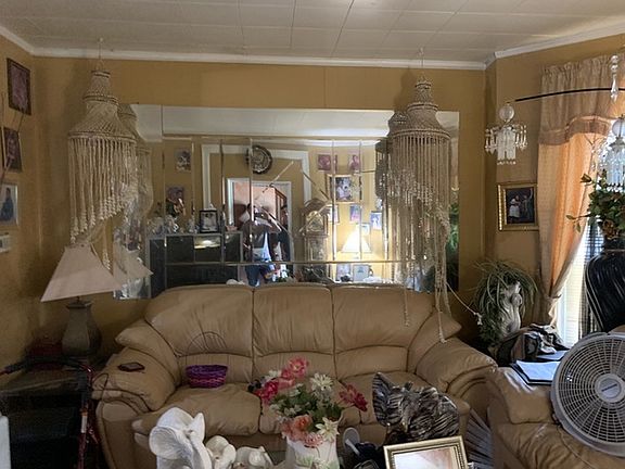 3rd image of 6343 S Wolcott Ave