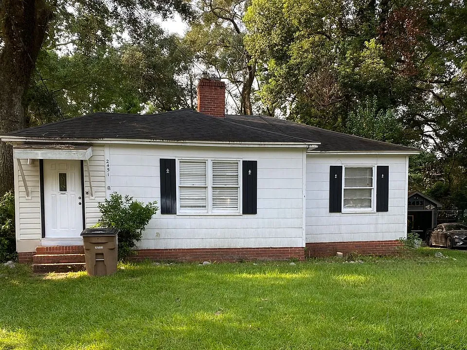2451 Richard Ave