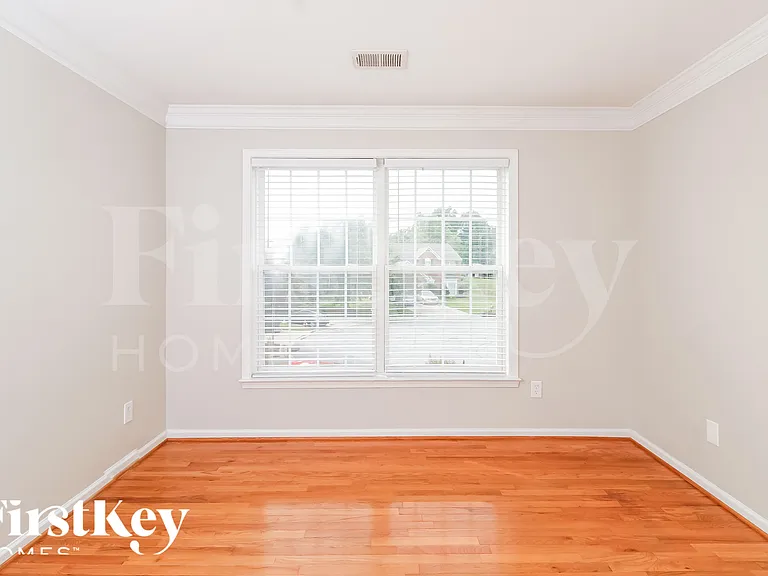 3312 Cornelia Ct — Photo 11