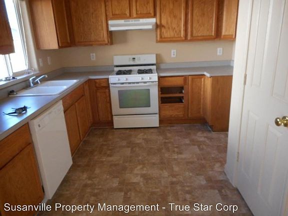 3rd image of 715 Gem Dr