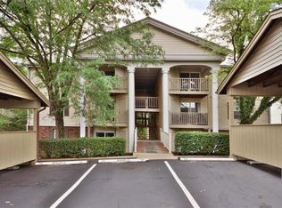 725 Ridgeside Dr APT F, Ballwin, MO 63021