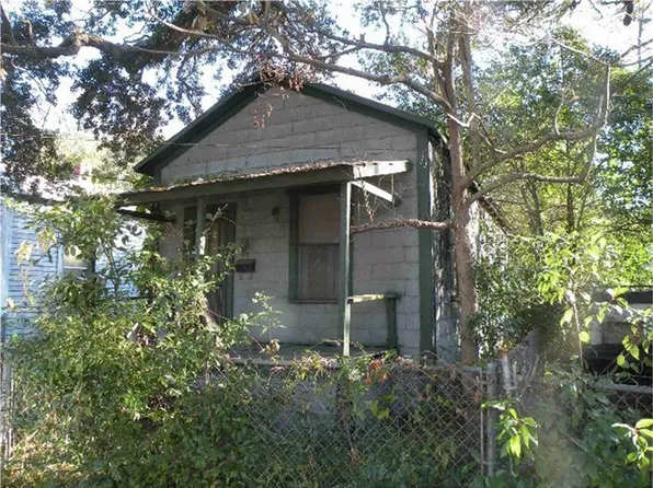 1906 Wolfe St, Brunswick, GA 31520