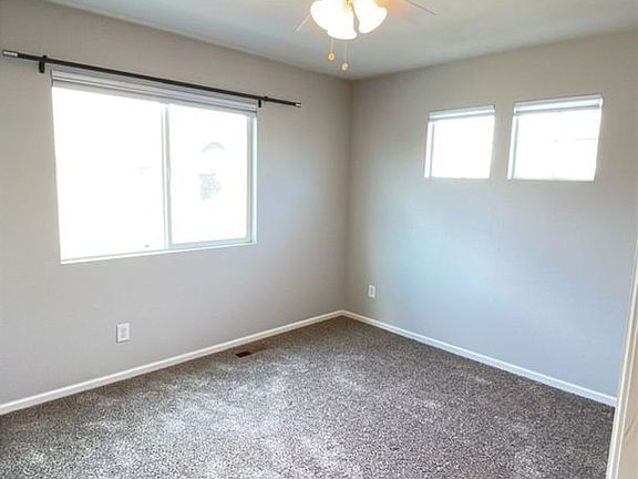 5th image of 122 Jackson Dr