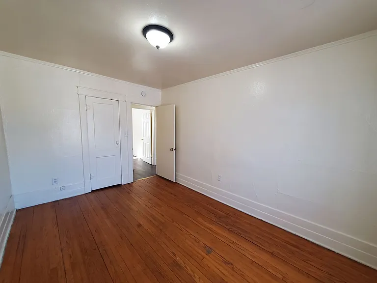 418 Sunnyside Ave — Photo 12