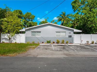 632 SW 6th Ter, Hallandale Beach, FL, 33009