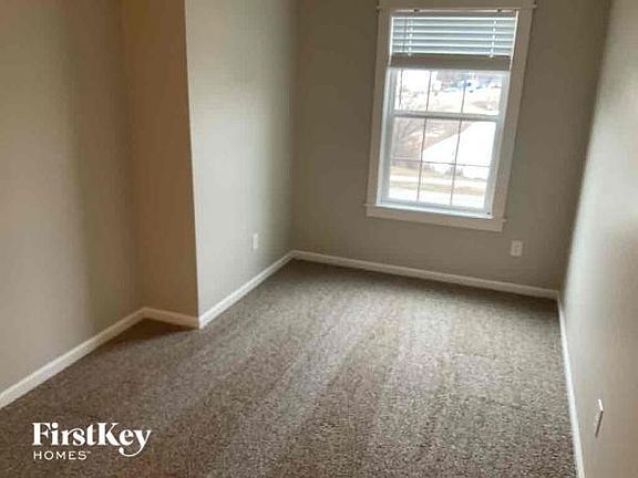 4th image of 10152 Falcon Cove Cir