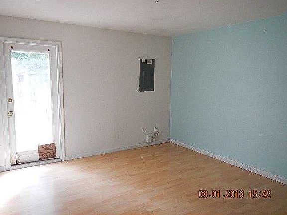 4th image of 1935 Miller Ave