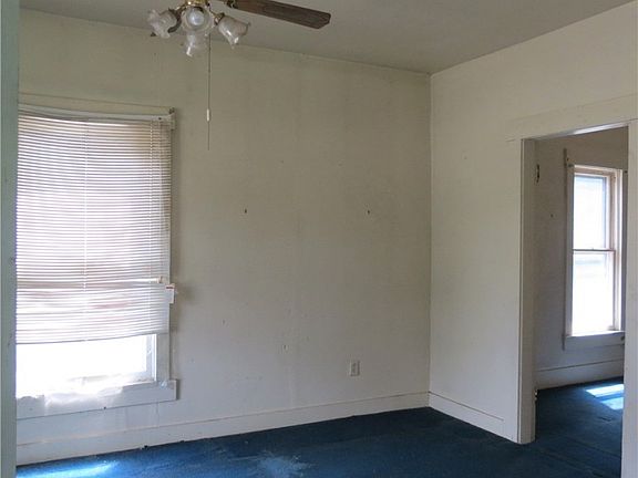 4th image of 521 E North St
