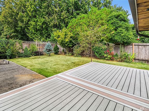 New low maintenance decking. Great entertainment sized patio/deck space!