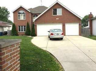 785 N Adele St, Elmhurst, IL 60126