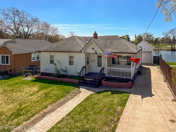 26 Susan St, Pontiac, MI 48341
