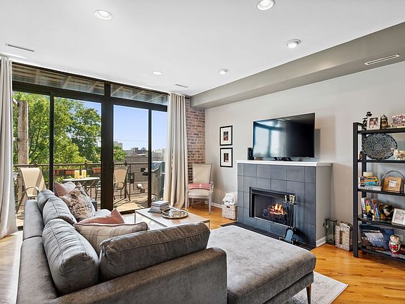 2nd image of 2225 W Wabansia Ave APT 401