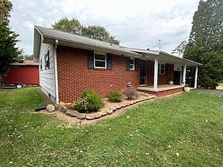 5th image of 1643 Cross Dr