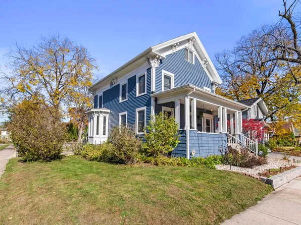 218 W Melvin Ave, Oshkosh, WI 54901