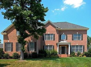 10030 Hazelview Dr, Charlotte, NC 28277