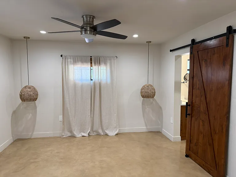426 S Stratford Dr — Photo 15