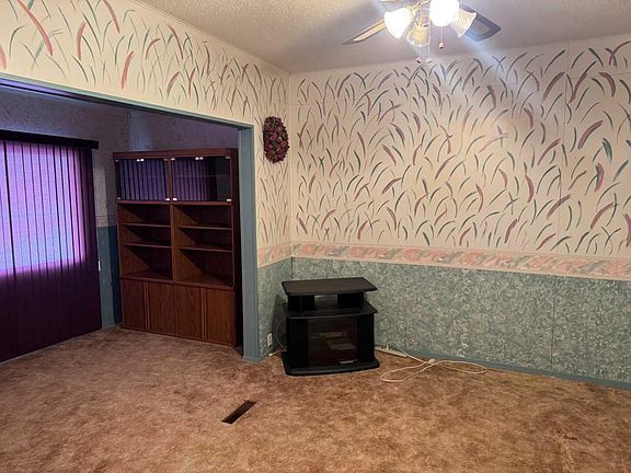 4th image of 61 Mackenzie Ave