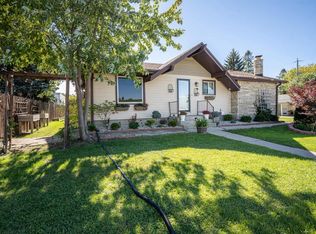 945 W Waterford Ave, Milwaukee, WI 53221