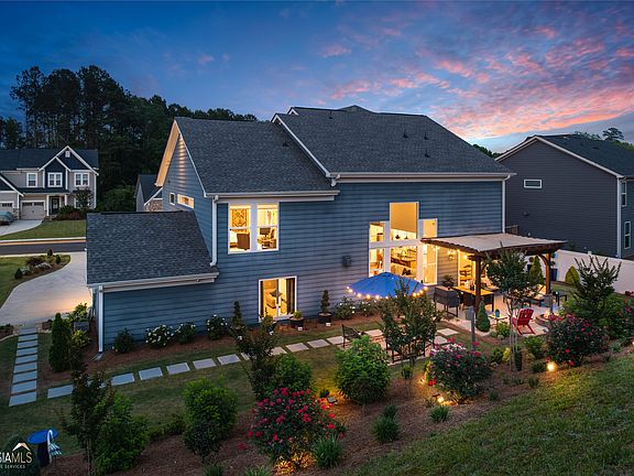 3rd image of 4927 Creekside Ln