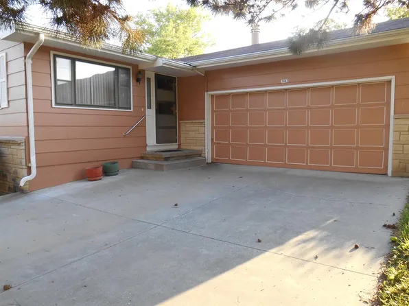 1442 Highland Dr, Junction City, KS 66441