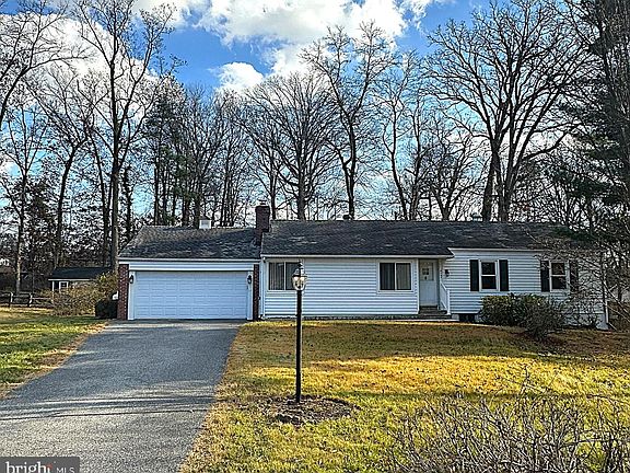 2nd image of 4121 Villa Nova Rd