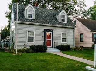 1282 5th St E, Saint Paul, MN 55106