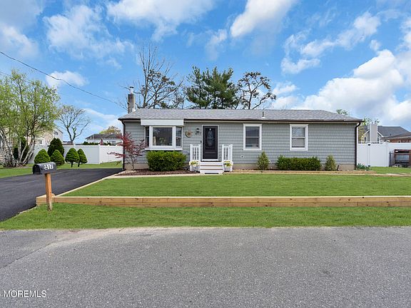 4th image of 417 Anchor Avenue