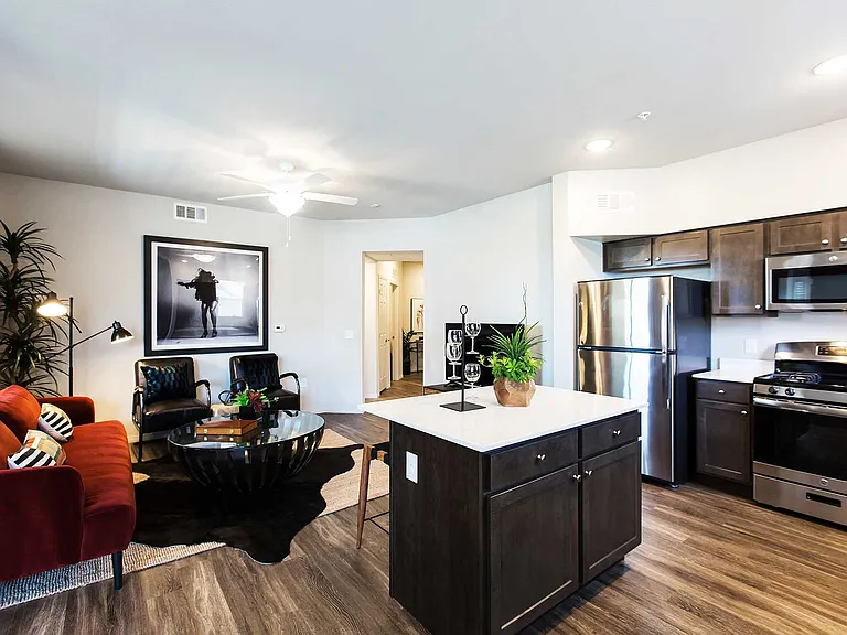SOLANA APARTMENT HOMES — Photo 5
