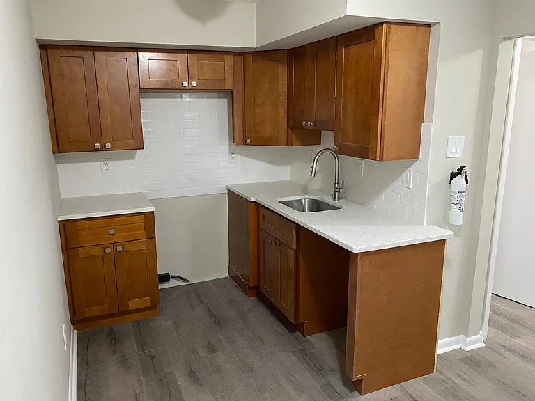 315 Holmes Rd #1A — Photo 3