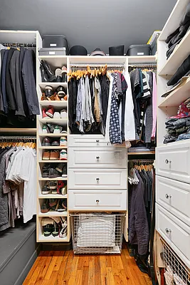 Sold by Compass | media 1