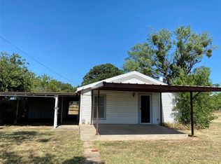 106 Tennessee St, Graham, TX 76450