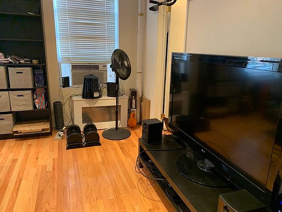 3rd image of 78 Horatio St #4C