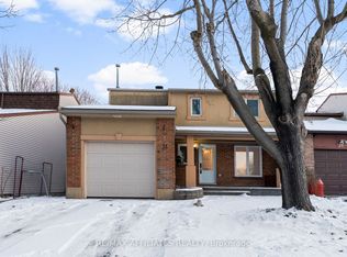 31 Exeter Dr, Ottawa, ON K2J 1Z9