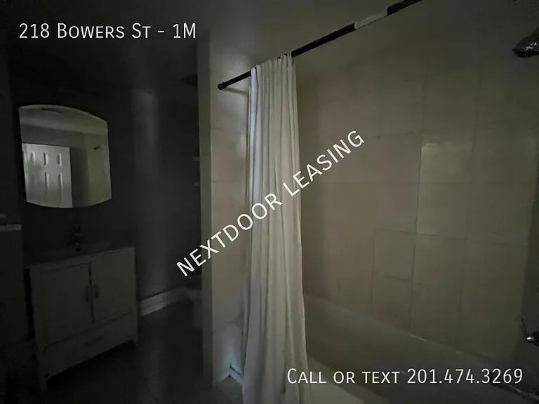218 Bowers St #1M — Photo 6