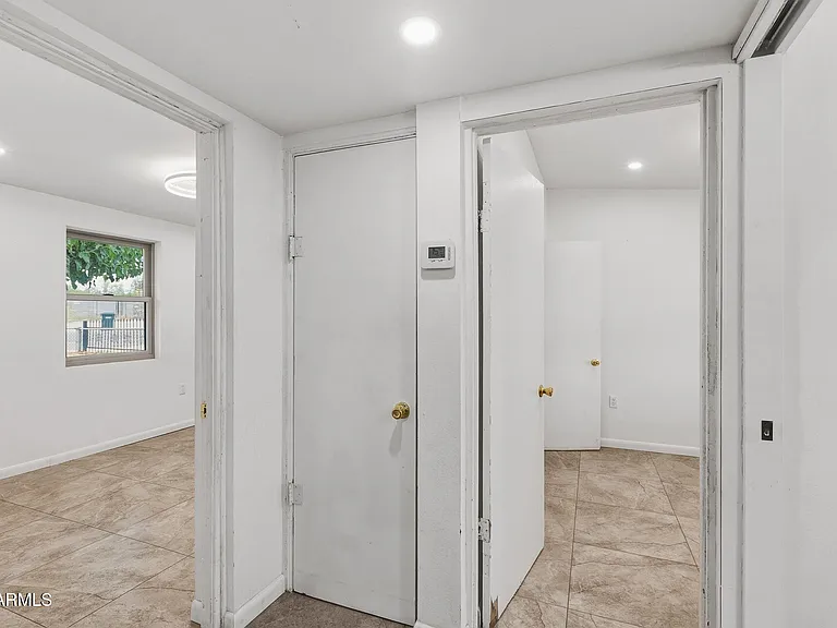 1620 W Roeser Rd — Photo 17