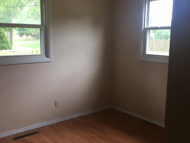 1162 S Bruce Ave — Photo 12