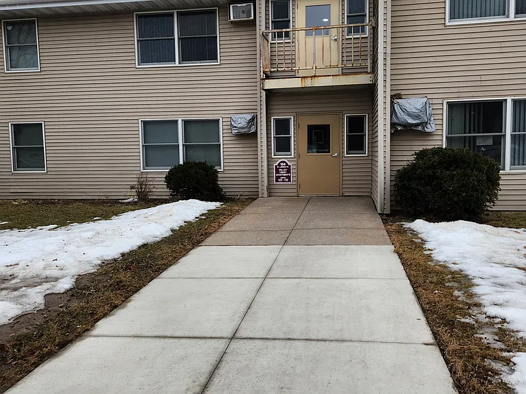 Valley Crest Apartments — Photo 7