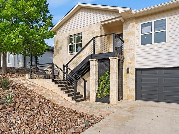 2nd image of 608 Oak Hollow Dr