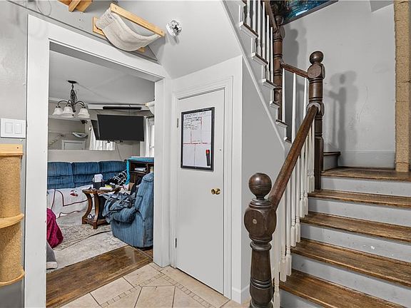 4th image of 508 W 2nd Ave