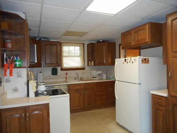 2nd image of 206 W Avenue C