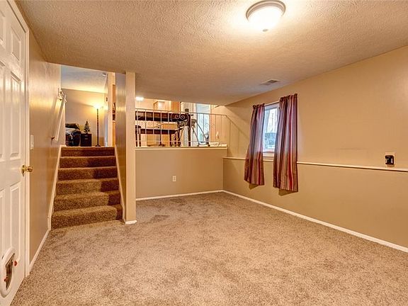 4th image of 7353 Goldenrod Dr