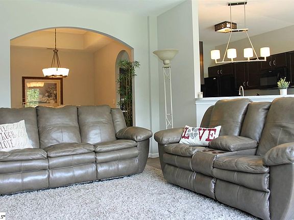 3rd image of 113 War Admiral Way