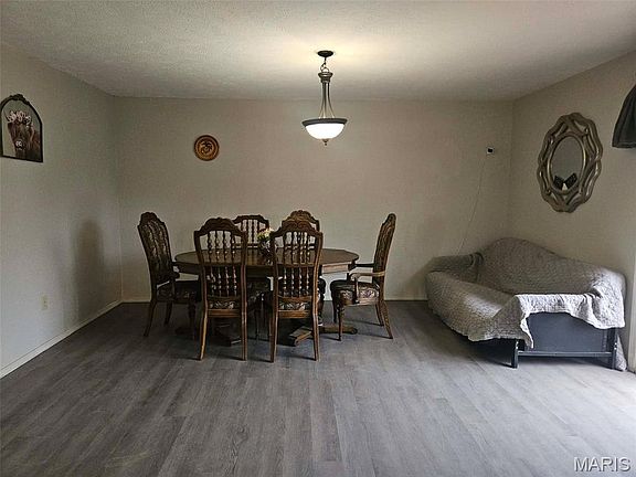 4th image of 16210 Walnut Dr